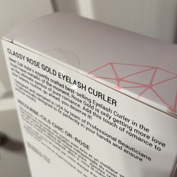 Zoe Ayla Classy Rose Gold Eyelash Curler - Picture 3 of 3